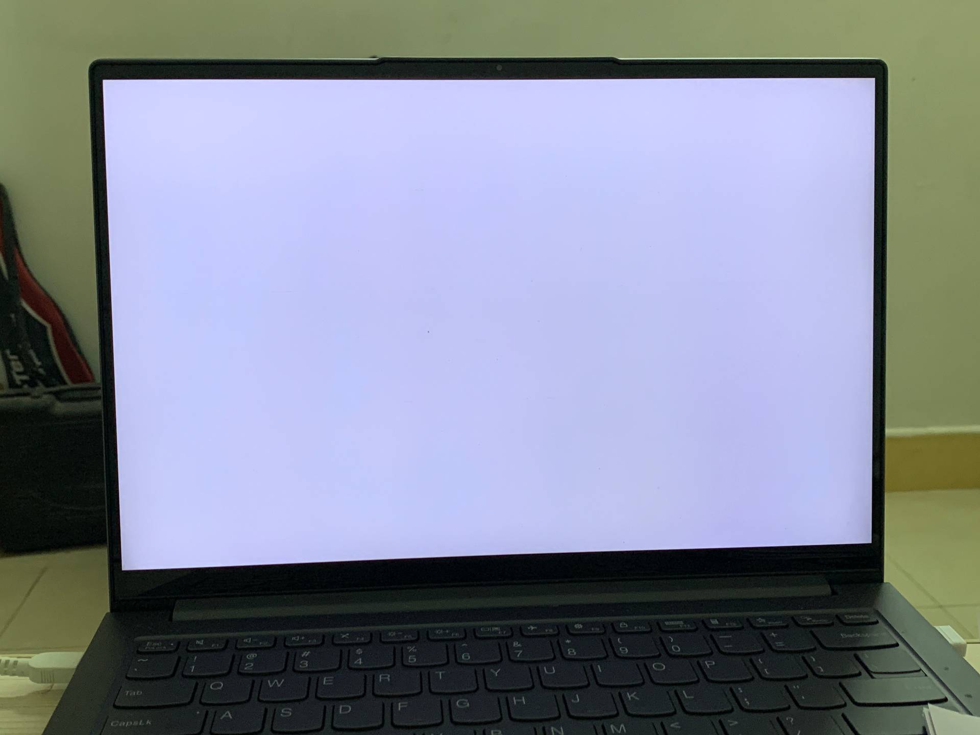 Дилема ЛЦД белог екрана? ЦНК-ов метод решавања проблема у три корака омогућава ефикасно решавање!