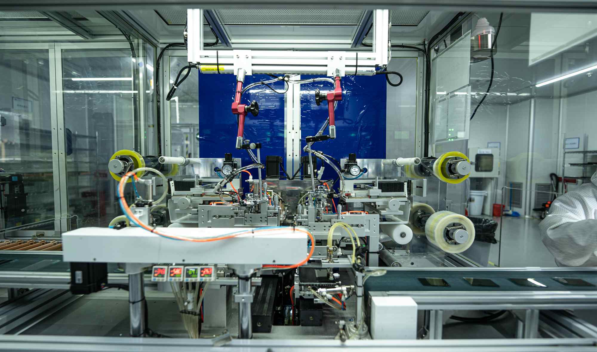 Прецизно поравнање и монтажа ћелије: Анализа ПИ премаза и процеса трљања у производњи ЛЦД-а